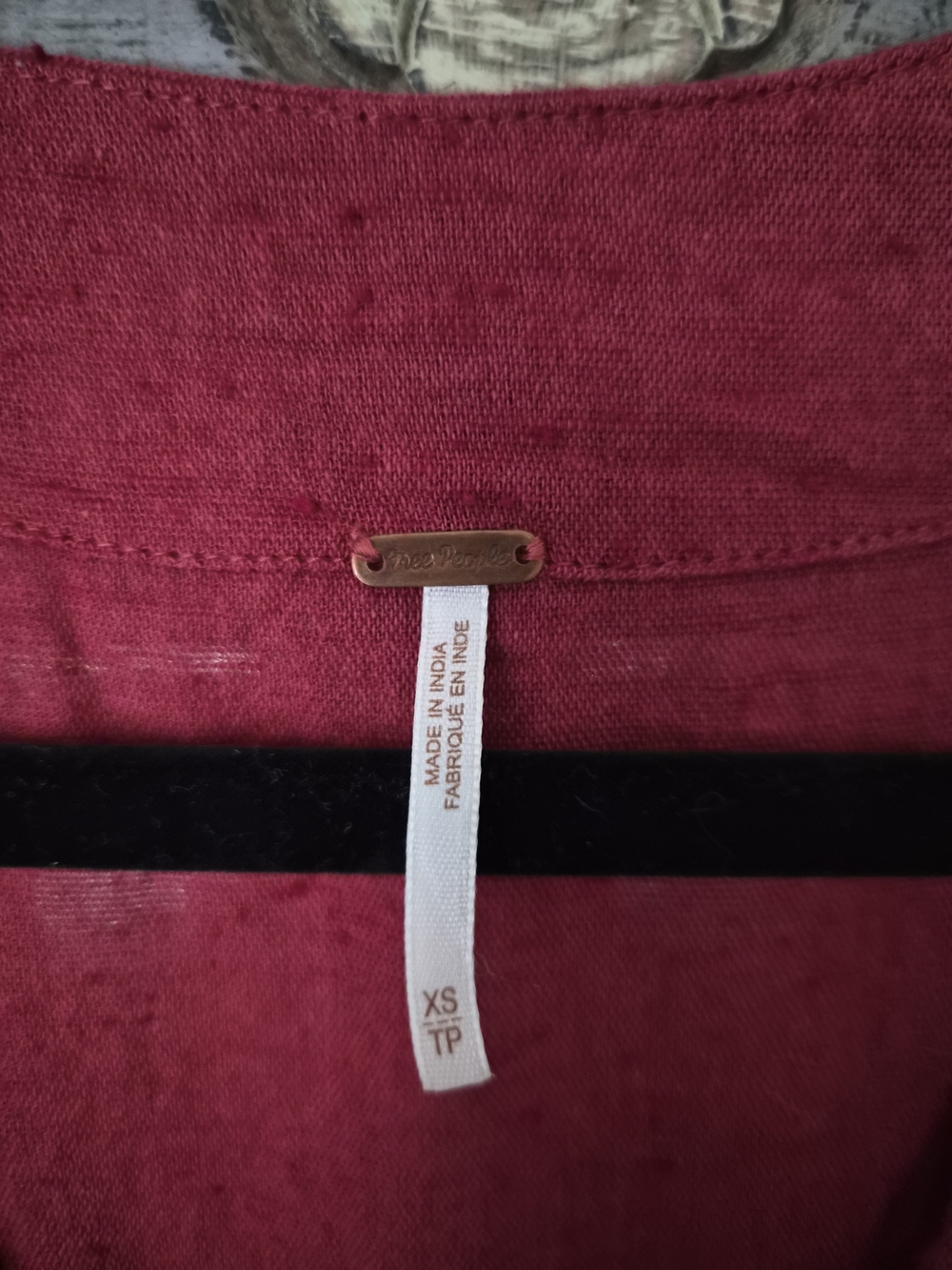 Free People Raspberry Textured V-Neck Peasant Tunic - Picture 4 of 6